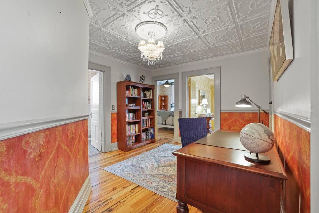 Charming Victorian Home - 2 Minutes To Downtown แลงคัสเตอร์ ภายนอก รูปภาพ